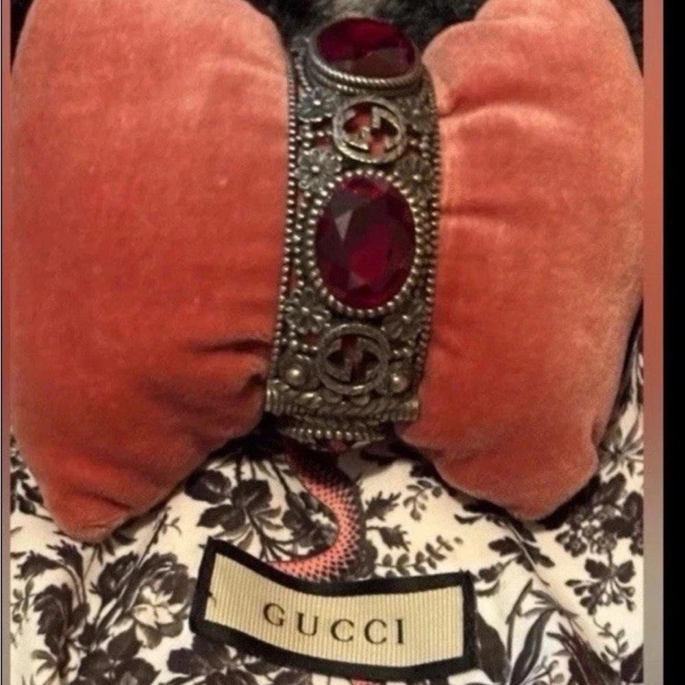 Gucci Iconic Big Cat Sterling Silver Red Gemstone Bracelet - Picture 5 of 6